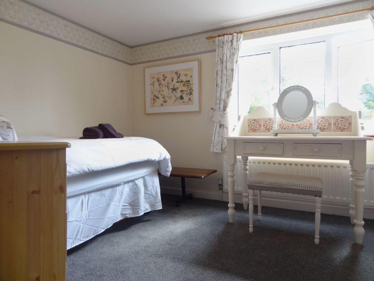 Fiddlesticks * Beaminster